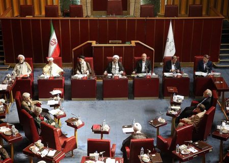 حکم اعضای فعلی مجمع تشخیص مصلحت نظام یک ماه تمدید شد/ اعضای جدید بعد از بررسی برنامه هفتم انتخاب می‌شوند