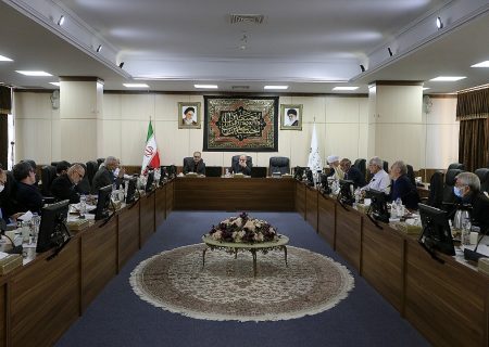 تاکید بر تبدیل ایران به مرکز مبادلات و خدمات تجاری، انرژی، ارتباطات و حمل ونقل