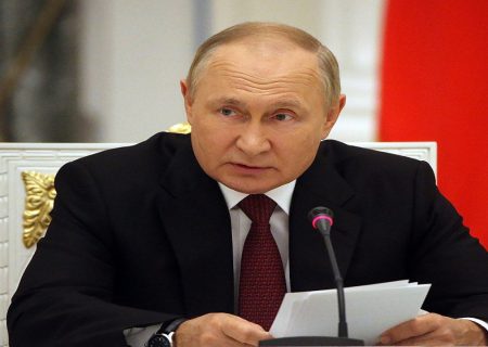 پوتین دستور بسیج نسبی نیرو‌های مسلح روسیه را صادر کرد