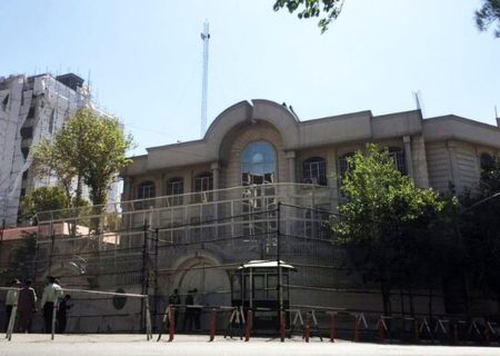هیات عربستانی از ساختمان سفارت این کشور در تهران بازدید کرد