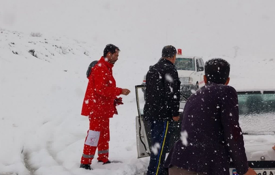 نیروهای امدادی به هزار و ۵۸ متاثر از برف و کولاک در استان امدادرسانی نمودند